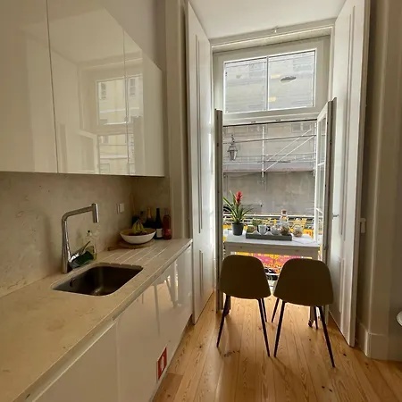 Familiar Conectada Com Varanda منزل للإقامة Lisboa